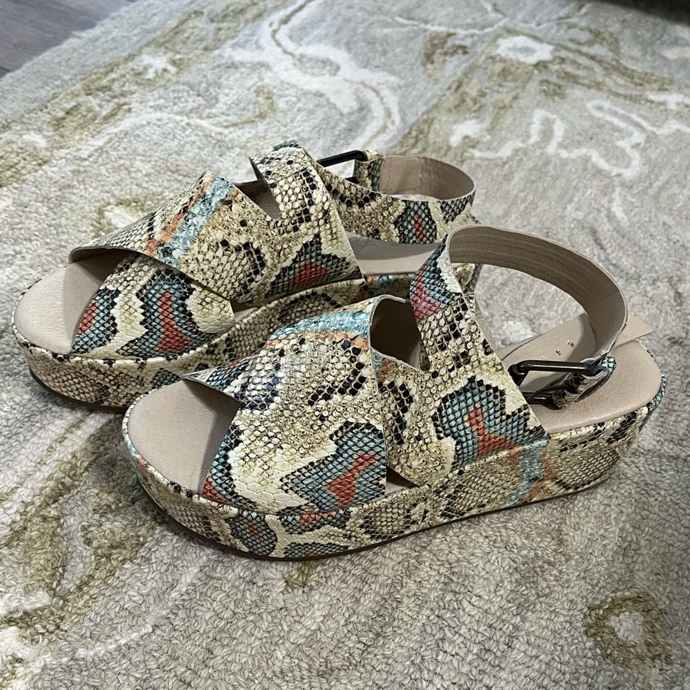 Snake print Matisse platform